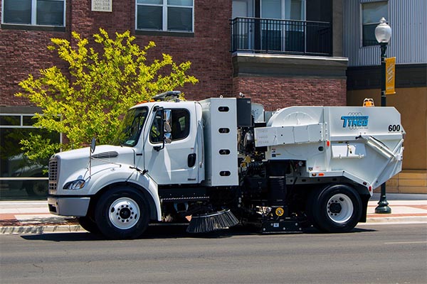 Model 600 TYMCO Alternative Fuel Sweeper