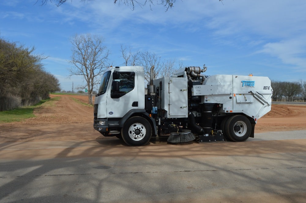 Model 600 TYMCO Alternative Fuel Sweeper