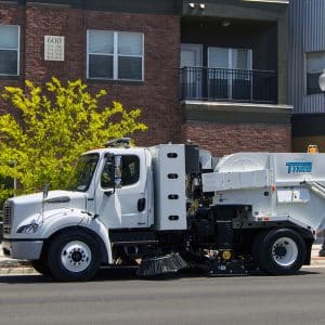 Model-600-cng-freightliner-glamstock-7-27-15-160-web - TYMCO Sweepers